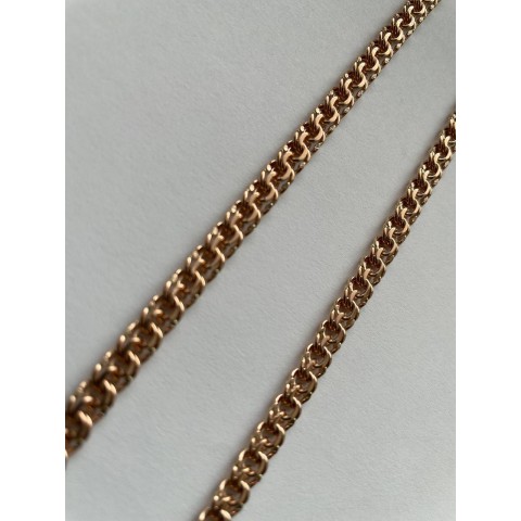 Gold chain with Bismarck weave