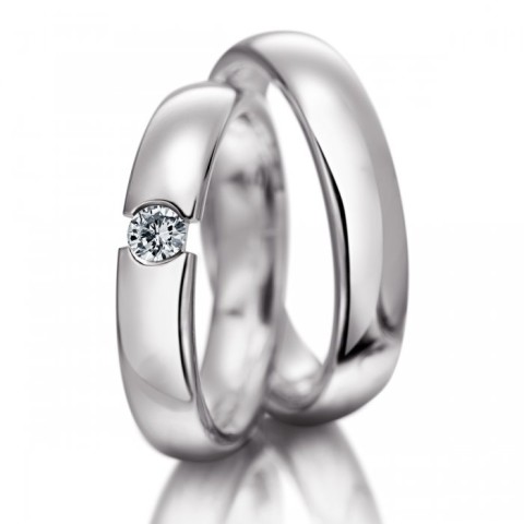 Classic wedding rings
